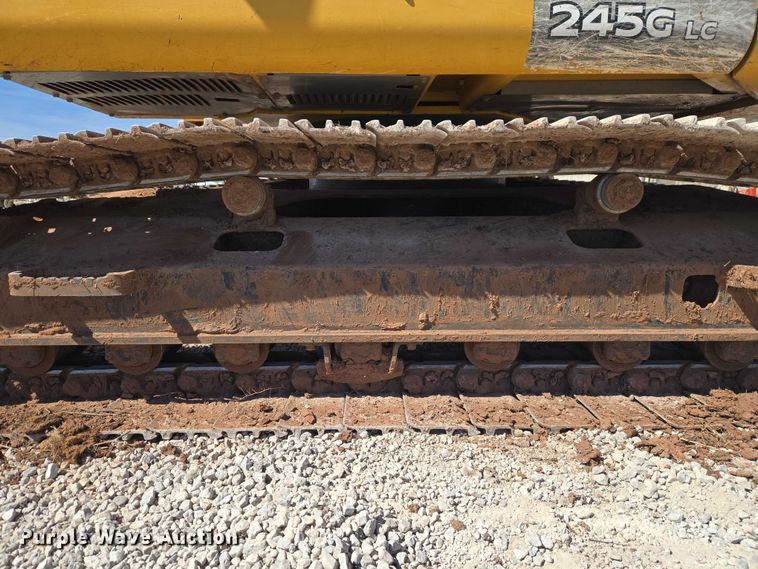 image for item ET1465 2015 John Deere 245G LC excavator