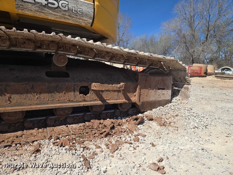 image for item ET1465 2015 John Deere 245G LC excavator