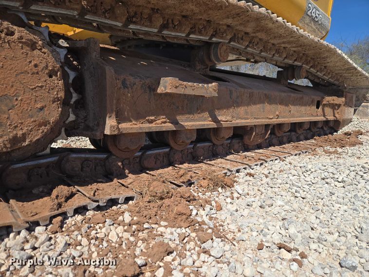 image for item ET1465 2015 John Deere 245G LC excavator