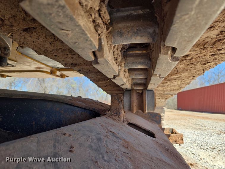 image for item ET1465 2015 John Deere 245G LC excavator