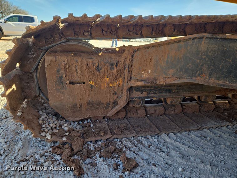 image for item ET1465 2015 John Deere 245G LC excavator