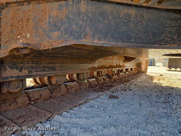 image for item ET1465 2015 John Deere 245G LC excavator