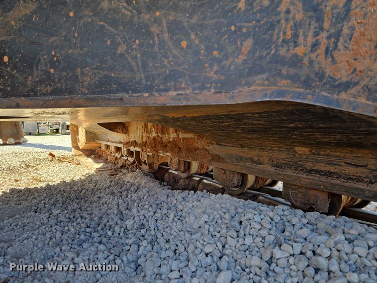 image for item ET1465 2015 John Deere 245G LC excavator