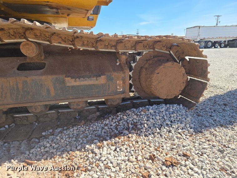 image for item ET1465 2015 John Deere 245G LC excavator