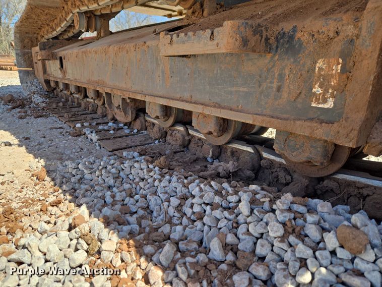 image for item ET1465 2015 John Deere 245G LC excavator