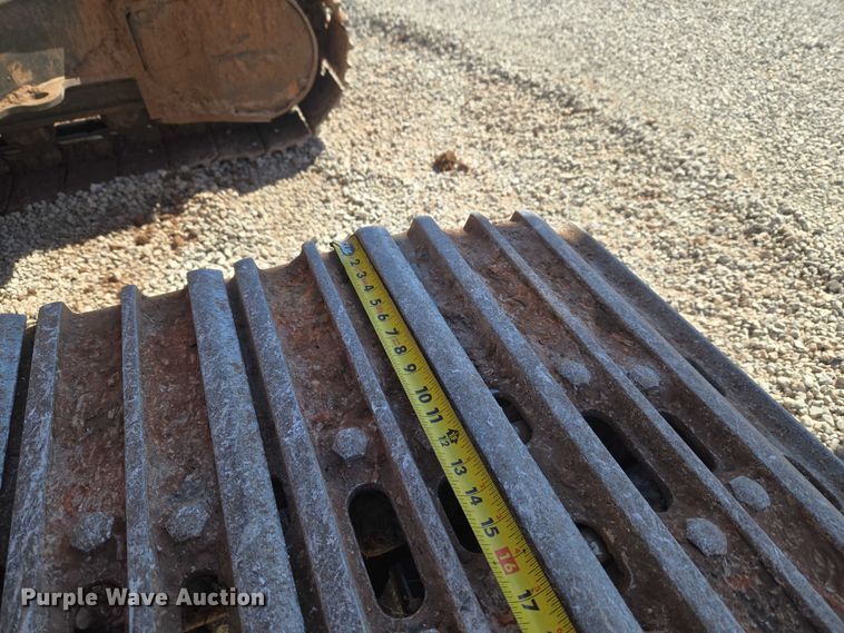 image for item ET1465 2015 John Deere 245G LC excavator