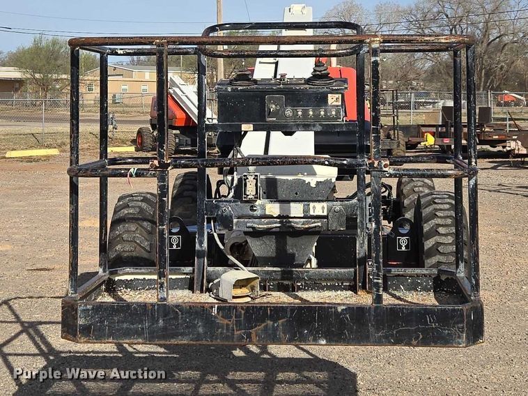 image for item ET1472 2007 Snorkel TB-42CU boom lift