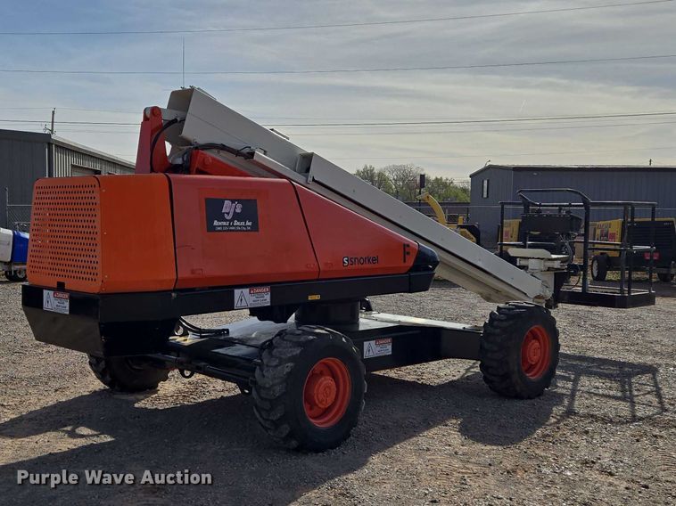 image for item ET1472 2007 Snorkel TB-42CU boom lift