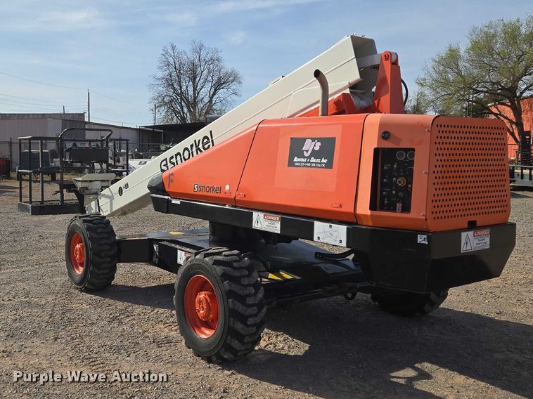 image for item ET1472 2007 Snorkel TB-42CU boom lift