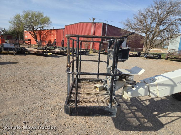 image for item ET1472 2007 Snorkel TB-42CU boom lift