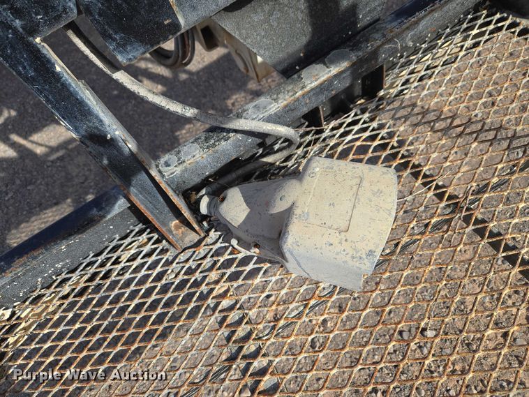 image for item ET1472 2007 Snorkel TB-42CU boom lift