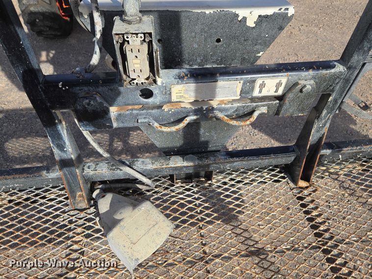 image for item ET1472 2007 Snorkel TB-42CU boom lift