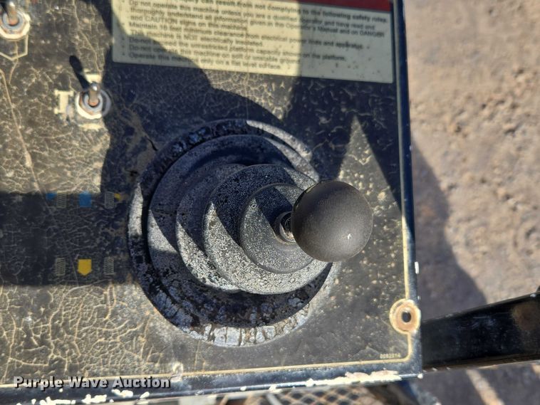 image for item ET1472 2007 Snorkel TB-42CU boom lift