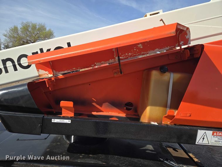 image for item ET1472 2007 Snorkel TB-42CU boom lift