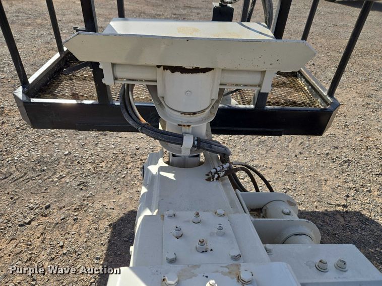 image for item ET1472 2007 Snorkel TB-42CU boom lift