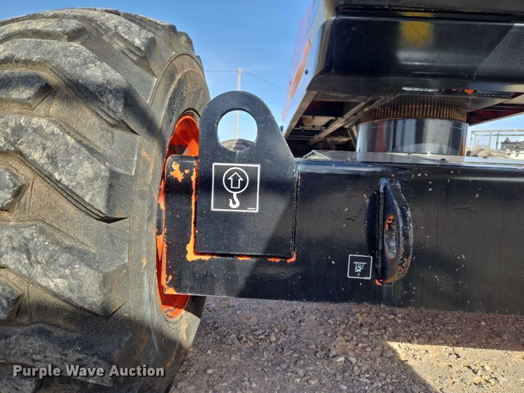 image for item ET1472 2007 Snorkel TB-42CU boom lift