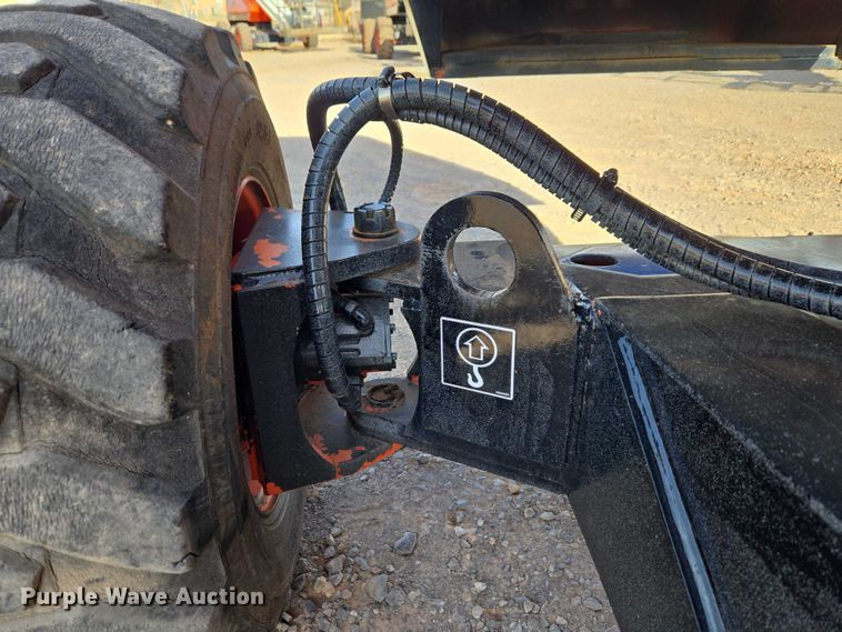 image for item ET1472 2007 Snorkel TB-42CU boom lift