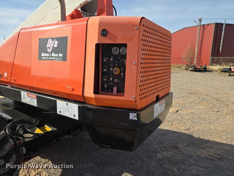 image for item ET1472 2007 Snorkel TB-42CU boom lift