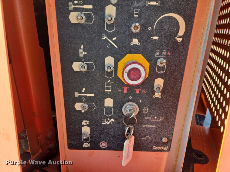 image for item ET1472 2007 Snorkel TB-42CU boom lift