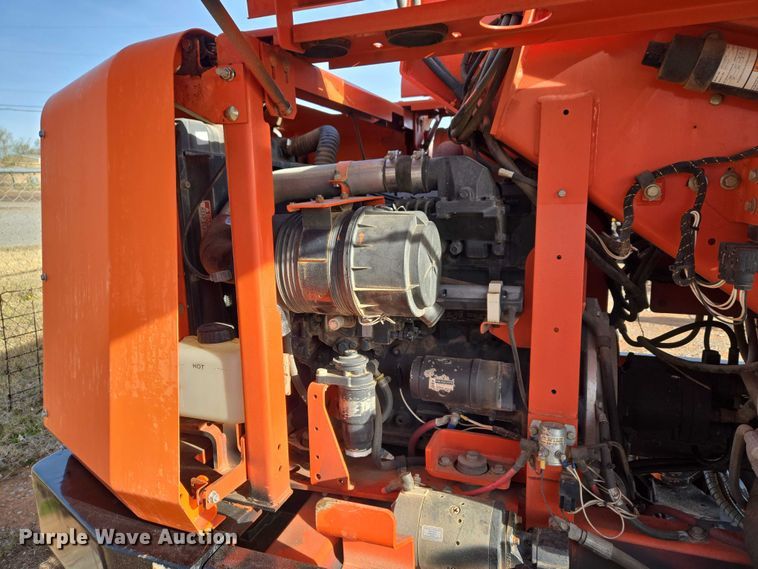 image for item ET1472 2007 Snorkel TB-42CU boom lift