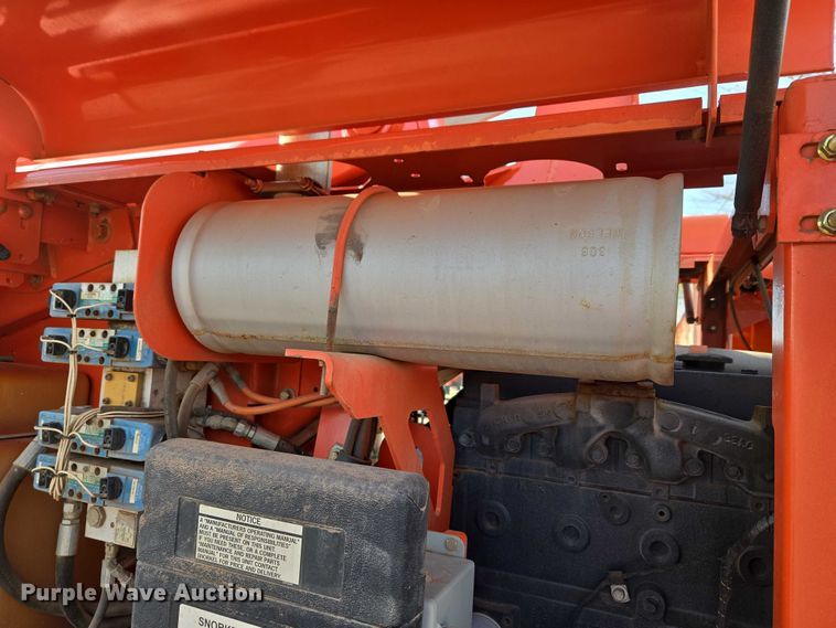 image for item ET1472 2007 Snorkel TB-42CU boom lift