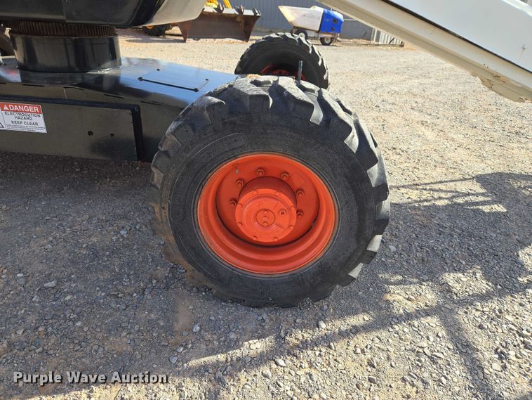 image for item ET1472 2007 Snorkel TB-42CU boom lift