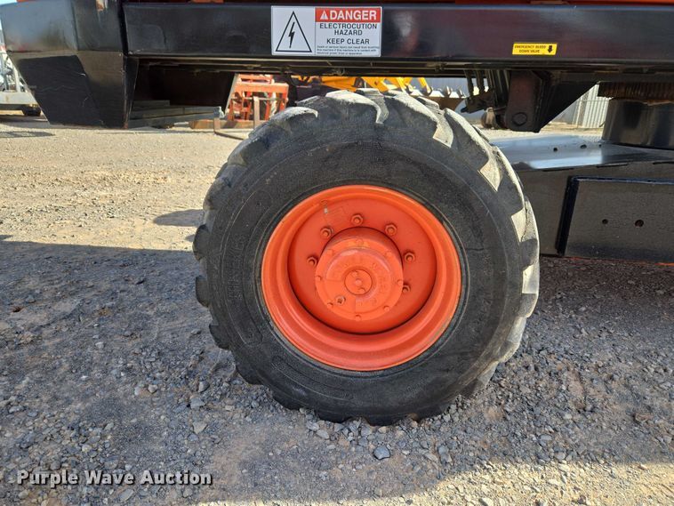 image for item ET1472 2007 Snorkel TB-42CU boom lift