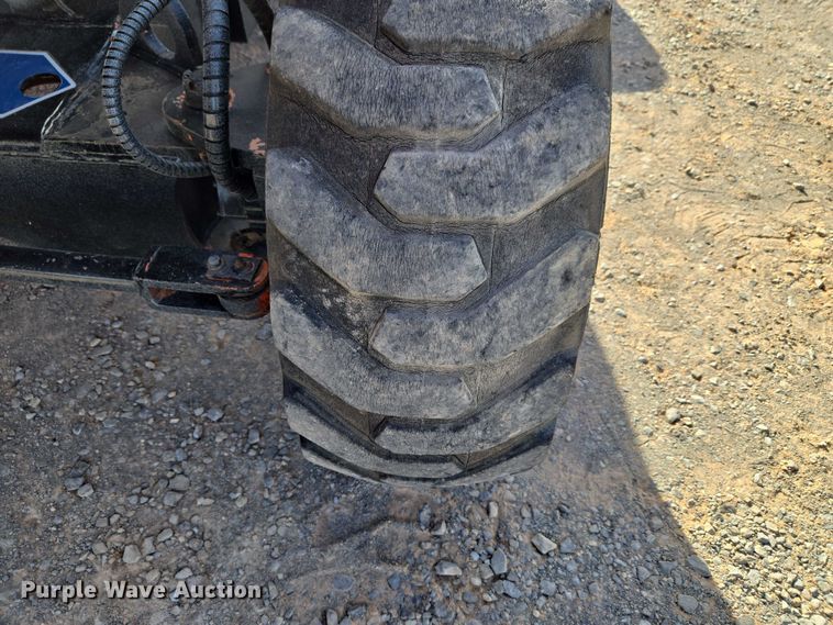 image for item ET1472 2007 Snorkel TB-42CU boom lift