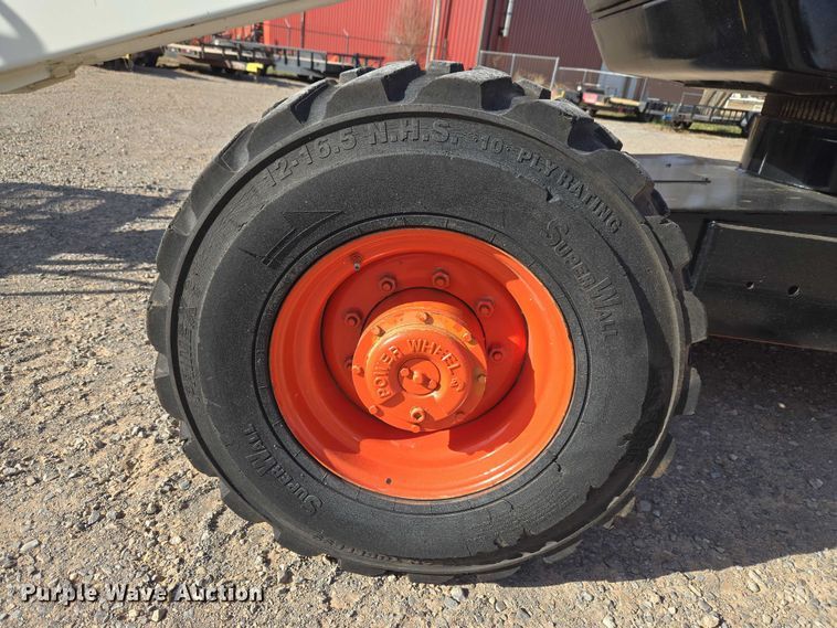 image for item ET1472 2007 Snorkel TB-42CU boom lift