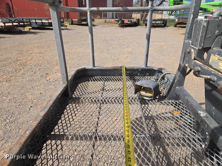 image for item ET1475 2006 Snorkel TR-42CU boom lift
