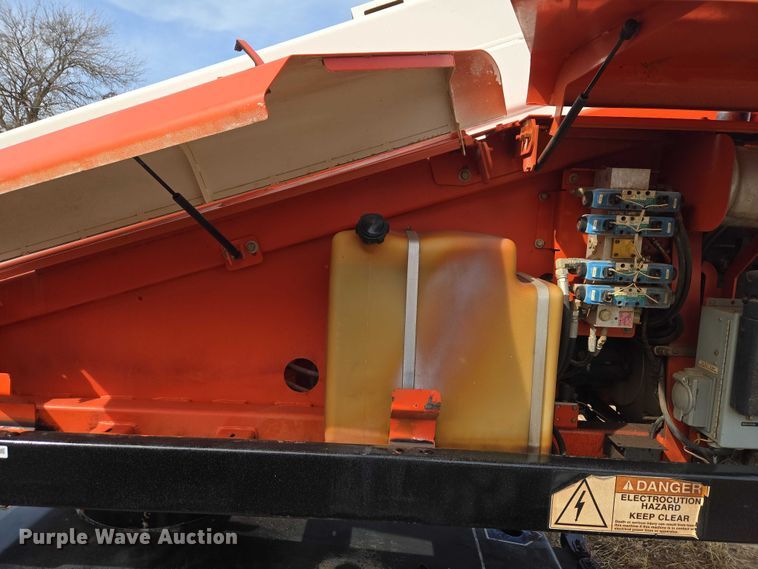 image for item ET1475 2006 Snorkel TR-42CU boom lift