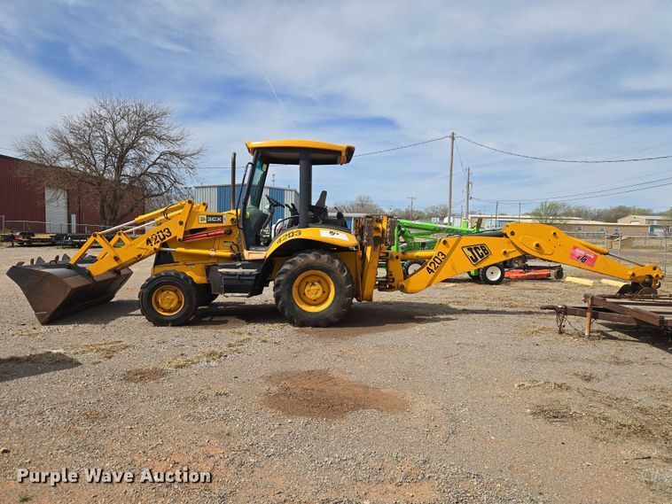 image for item ET1477 2006 JCB 3CX backhoe
