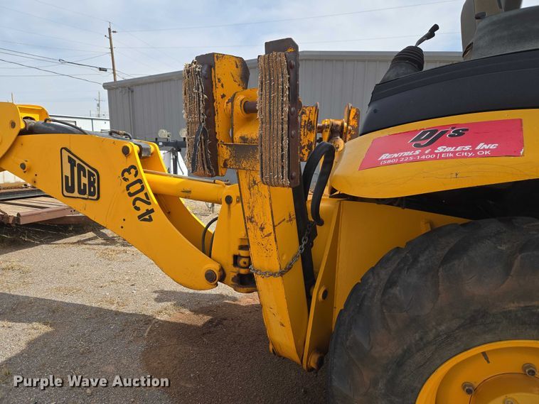 image for item ET1477 2006 JCB 3CX backhoe