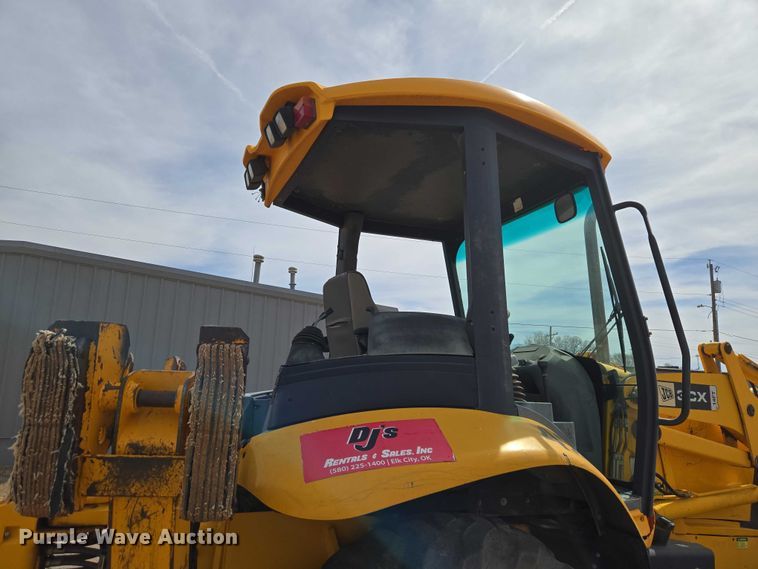 image for item ET1477 2006 JCB 3CX backhoe