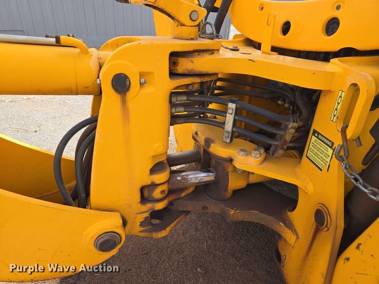 image for item ET1477 2006 JCB 3CX backhoe