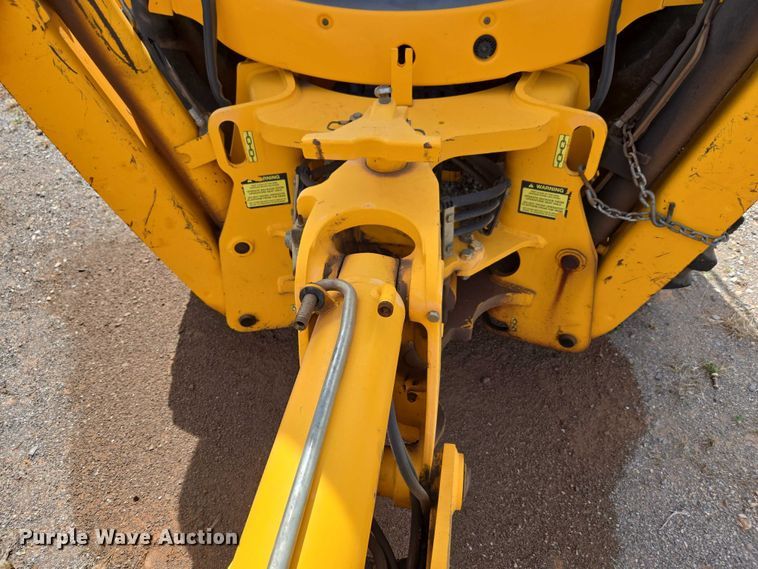 image for item ET1477 2006 JCB 3CX backhoe