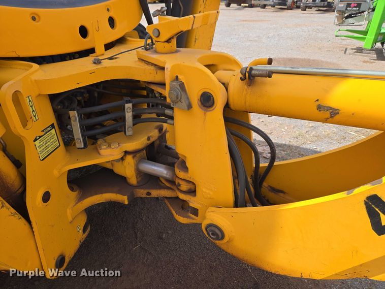 image for item ET1477 2006 JCB 3CX backhoe