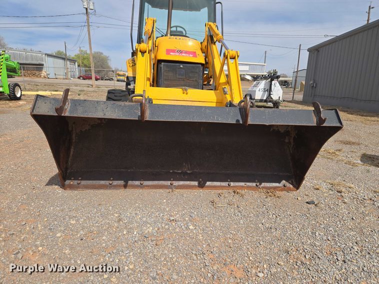 image for item ET1477 2006 JCB 3CX backhoe