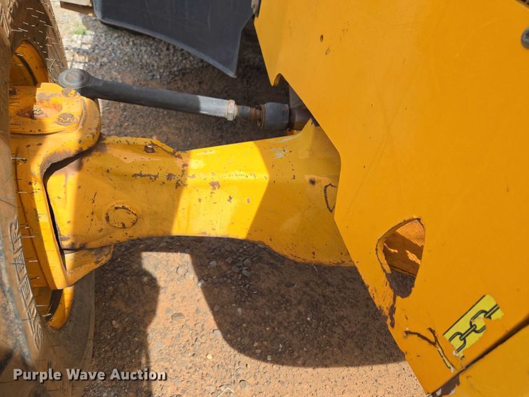 image for item ET1477 2006 JCB 3CX backhoe