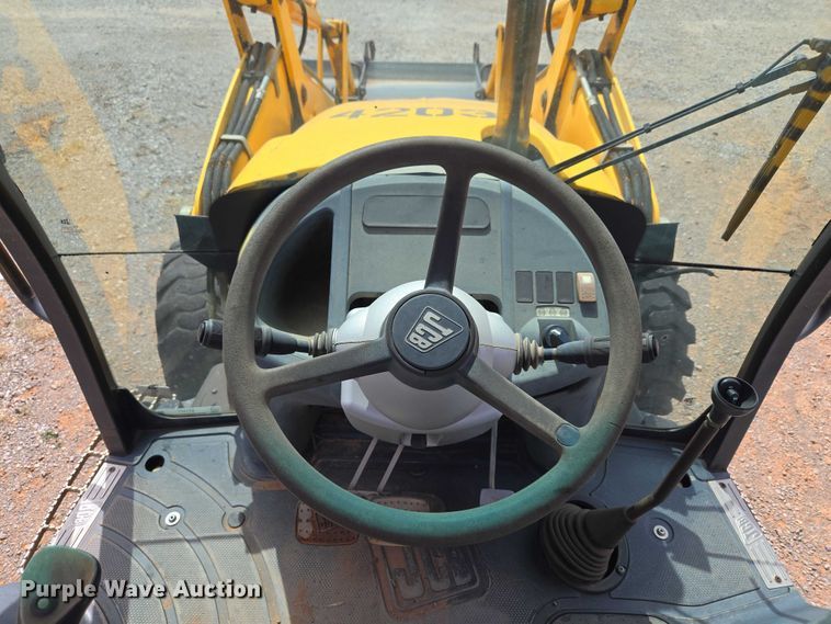 image for item ET1477 2006 JCB 3CX backhoe