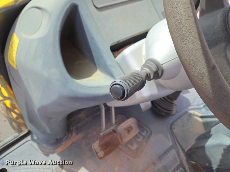 image for item ET1477 2006 JCB 3CX backhoe