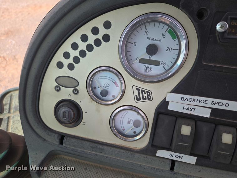 image for item ET1477 2006 JCB 3CX backhoe