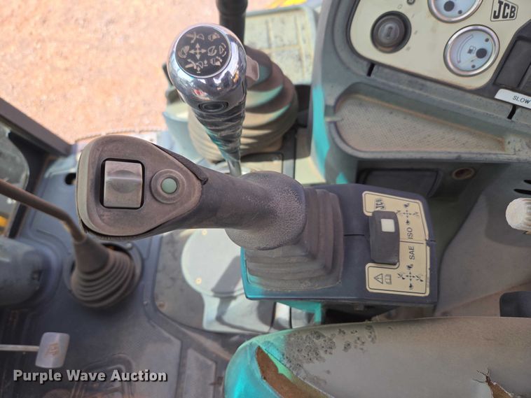 image for item ET1477 2006 JCB 3CX backhoe