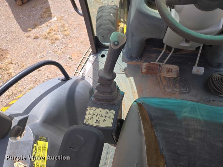 image for item ET1477 2006 JCB 3CX backhoe