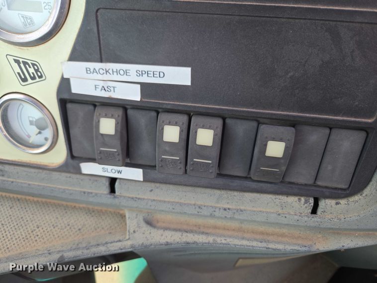 image for item ET1477 2006 JCB 3CX backhoe