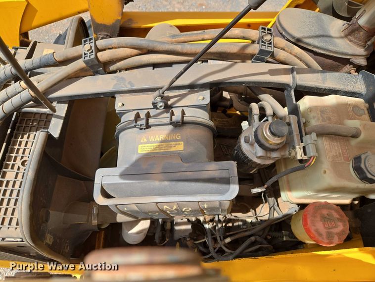 image for item ET1477 2006 JCB 3CX backhoe