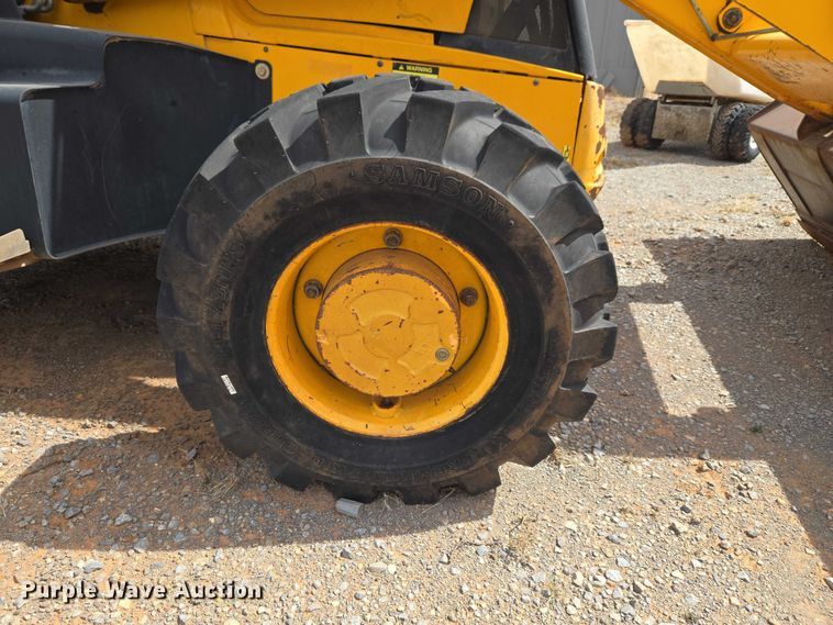 image for item ET1477 2006 JCB 3CX backhoe