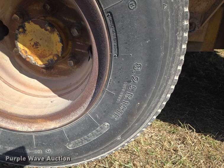 image for item ET1494 1978 Wisconsin Trailer CO. SD-12 tilt deck equipment trailer