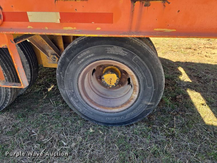 image for item ET1494 1978 Wisconsin Trailer CO. SD-12 tilt deck equipment trailer