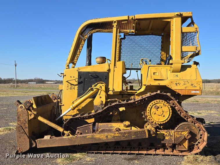 image for item ET1496 Caterpillar D4H dozer